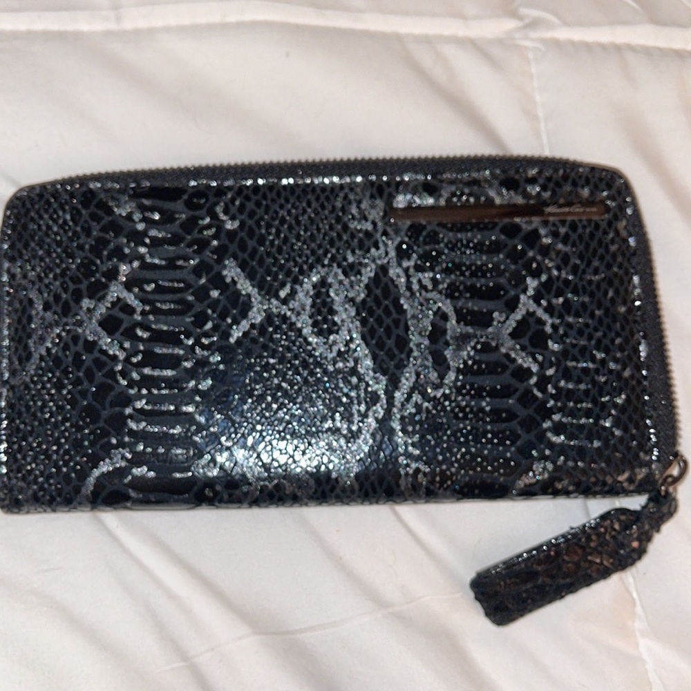 NEW KENNETH COLE NEW YORK Leather Black CLUTCH WALLET